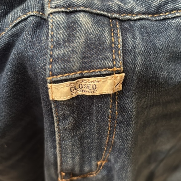 Closed woman's blue jeans made in Italy with orangic cotton. - Picture 6 of 15